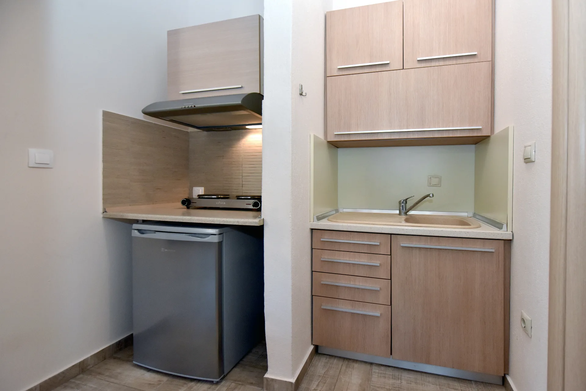 Serene Garden View Apartment — view 2
